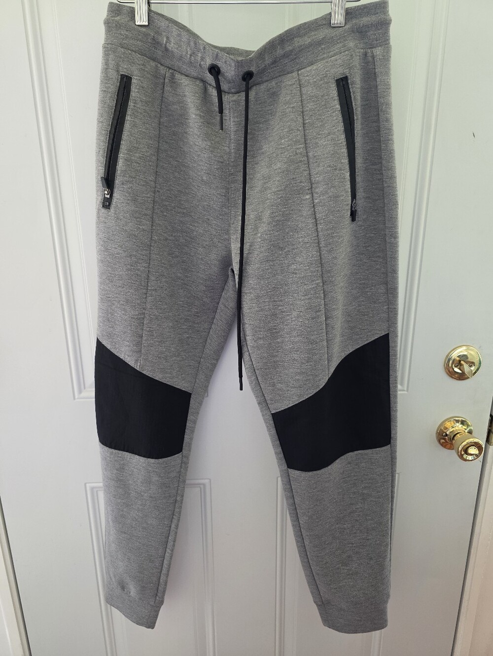 Men's Aeropostale Gray Joggers with Black Knee Panels Size Medium
